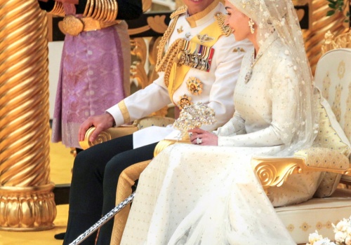 Para książęca Brunei powitała na świecie córkę. Jaka przyszłość czeka nowo narodzoną księżniczkę?