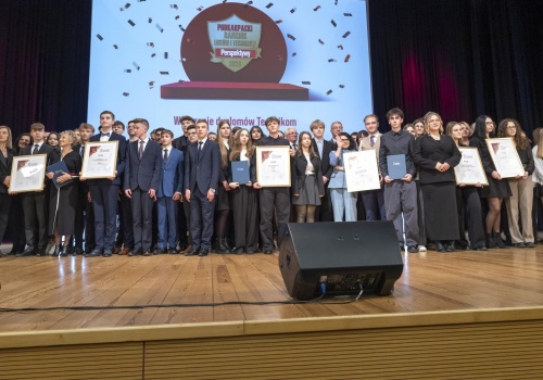 Najlepsze licea i technika na Podkarpaciu nagrodzone. Na czele szkoły spoza Rzeszowa
