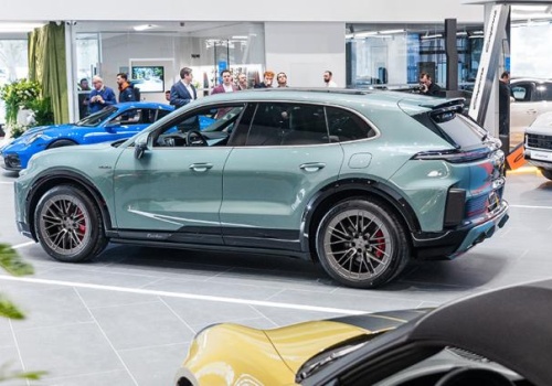 Elektryczne Porsche Cayenne już w Polsce. Jest mocniejsze i... tańsze od wersji spalinowej