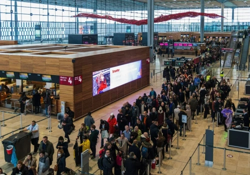 Odwołane loty przez cały dzień. Linia lotnicza zapowiada strajk