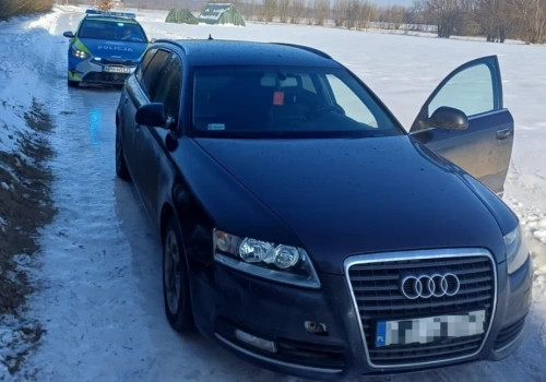 Policyjny pościg za kierowcą audi