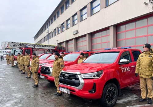 Przekazanie samochodów ratowniczo-gaśniczych i specjalnych dla jednostek PSP dzięki wsparciu WFOŚiGW i podmiotów zewnętrznych