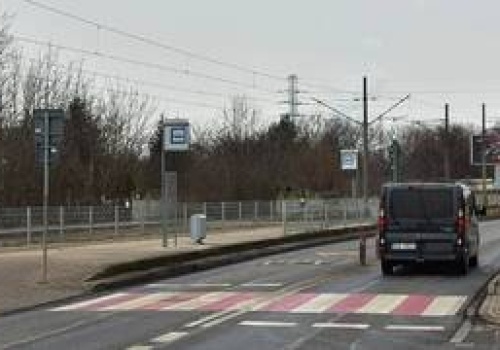 Będzie kolejna sygnalizacja świetlna przy szkole. „Na tyłach panuje wcale nie mniejszy ruch”