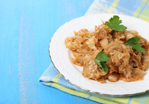 Kapusta zasmażana mojej babci nie ma sobie równych. Stosuje metodę dwóch palców