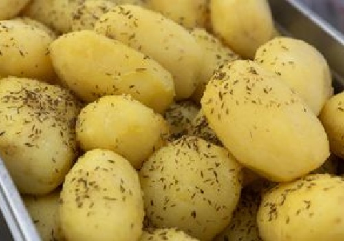 Czeskie gospodynie dodają do gotowania ziemniaków. To podbija smak lepiej niż inne przyprawy