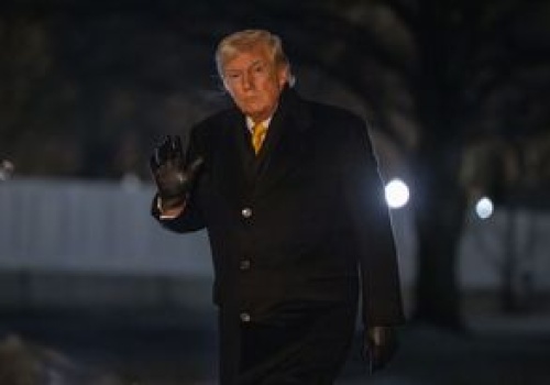 Trump naciska na Iran. 