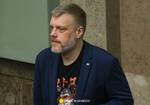Adrian Zandberg zabiera głos po Radzie Bezpieczeństwa Narodowego. 