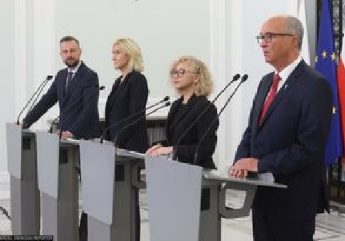 Związki partnerskie. Lewica i PSL z powrotem na kursie kolizyjnym