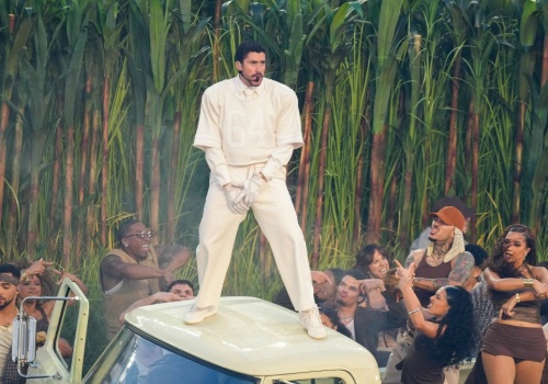 Koszulka, która nosił Bud Bunny triumfuje w sieci. Osiąga zawrotne ceny