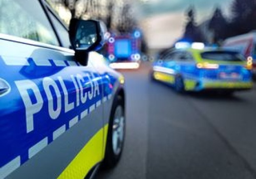 Wypadek autobusu na Mazowszu. 10 rannych, droga zablokowana