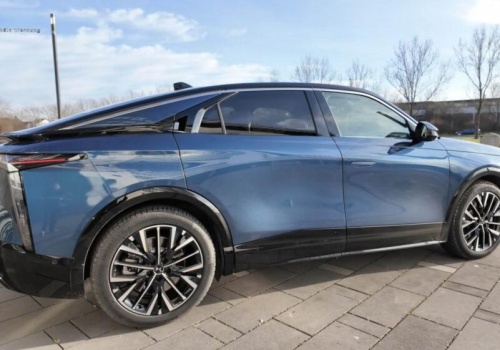 Nowy DS N°8 przetestowany przez Niemców. „To francuski pałac na kołach”