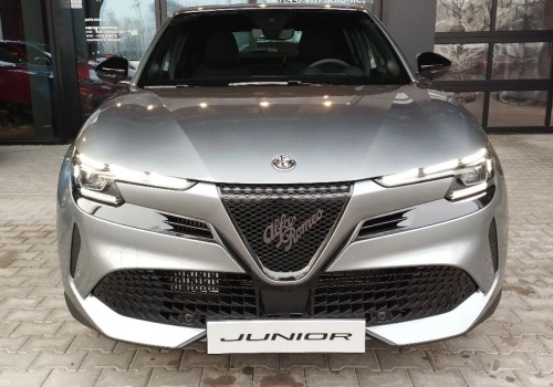 Nie sprzedał się od 2024 roku. Cena 109 900 zł ma pomóc spalinowemu SUV-owi premium z Polski