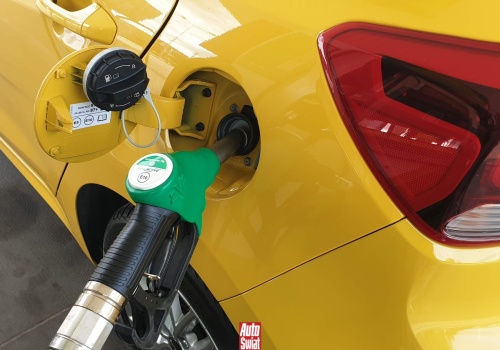 Kto nie powinien tankować paliwa premium? Mechanicy wyjaśniają, kiedy uszkodzą silnik