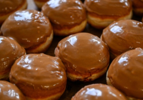 Zanim nastał czas pączków w biurze, w tłusty czwartek były kuligi i uczty