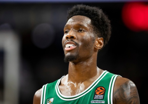 Panathinaikos podpisuje amerykańską gwiazdę Nigela Hayes-Davisa, trzeciego najlepiej opłacanego zawodnika w EuroLeague