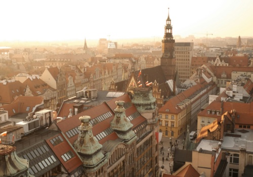 Dom studencki przy pozostałościach niemal 200-letniego dworca. Wrocław wrze