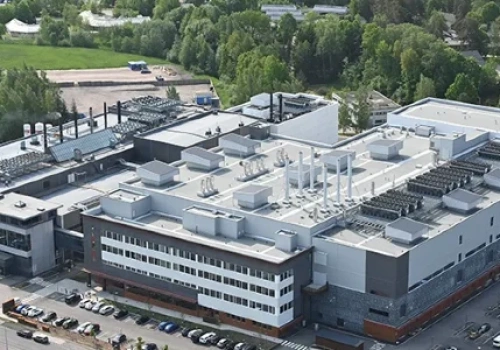 Okmetic uruchamia produkcję seryjną w fabryce w Vantaa