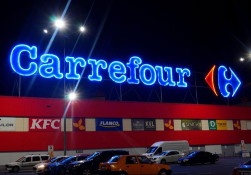 Carrefour wychodzi z sąsiedniego rynku. Żabka obejdzie się smakiem