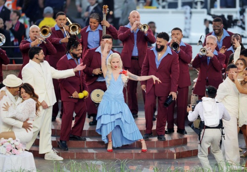 Lady Gaga postawiła na LUAR podczas Super Bowl 2026. Co to za marka?