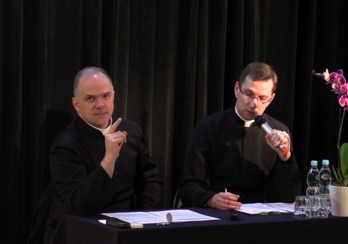 Przełożony Bractwa św. Piusa X w Watykanie