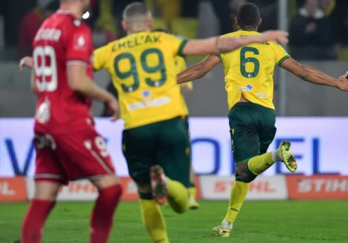 Kurs 10.00 na wygraną albo remis GKS-u Katowice z Legią Warszawa - promocja bukmachera BETFAN