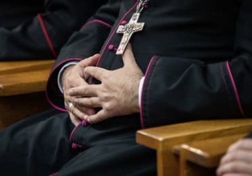 „Wiedział, nie powiedział”. Pierwszy biskup odpowie za tuszowanie pedofilii