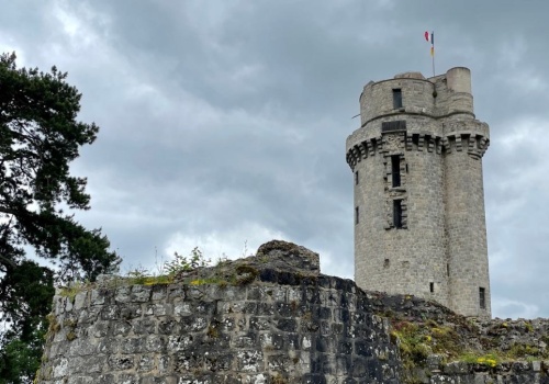 Już w średniowieczu prowadzono tam eksperymenty. Jej tajemnice zostały ujawnione po latach