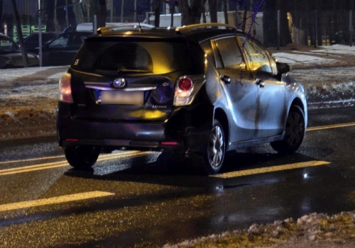 Jeden gwałtownie zahamował, drugiego to zaskoczyło. Zderzenie dwóch Toyot w Lublinie