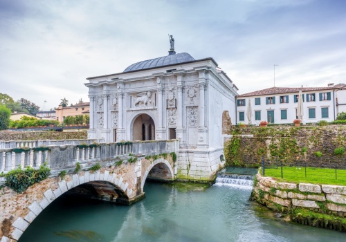 Włoski weekend bez brania wolnego za 449 PLN❗🔥 Loty w świetnych godzinach + ⭐⭐⭐ hotel w centrum 🥂🍕