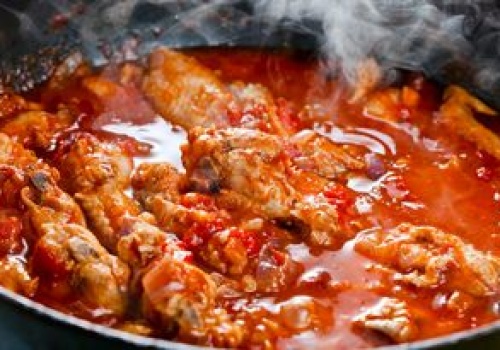 Wrzucam do jednego garnka i gotuję. Sycący obiad w 15 minut, którym naje się cała rodzina