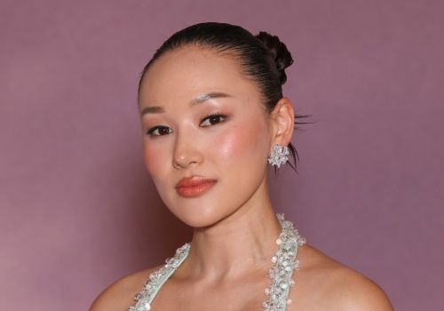 Gotowa, by skraść spojrzenia? Oto piękna inspiracja na walentynkowy makijaż