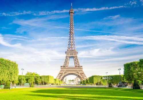 Wakacyjne loty do Paryża 😍🗼 w śmiesznych cenach od 60 PLN (w jedną stronę) ✈️🔥😱