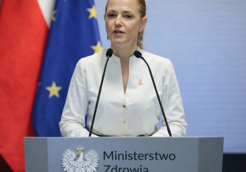 Podwyżki od stycznia zamiast od lipca? Wiceminister zdrowia: budżet ma swoje granice
