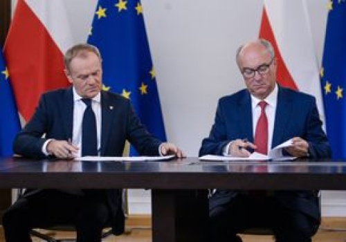 Czarzasty skupia na sobie uwagę. 