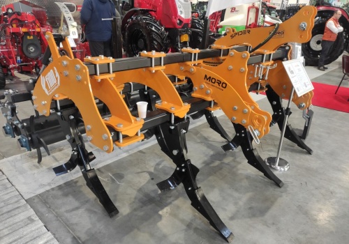 Pług dłutowy w dobrej cenie? Oto Moro Aratri Spider 7S-300