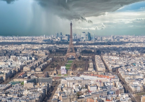 Orkan Nils zbiera żniwo we Francji. Nie żyją 2 osoby, 450 tys. gospodarstw bez prądu