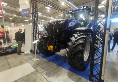 Nowy Lovol z Chin w Polsce. Ile kosztuje 300-konny ciągnik?