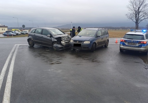 Zderzenie na krajowej 35-tce w Tworzyjanowie