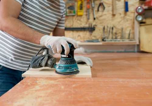 Szlifierka taśmowa - przewodnik po funkcjach i zastosowaniach