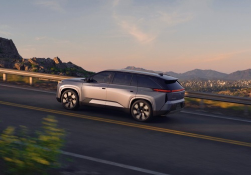 Highlander bez benzyny – zmiana, której w tym modelu nikt się nie spodziewał