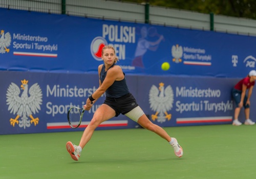 Tenis ziemny: Rewelacyjna dyspozycja Mai Chwalińskiej.
