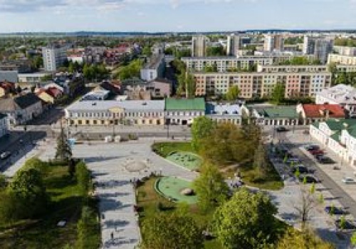 Sprzedają działki za pół ceny. Tak polskie miasto kusi młodych