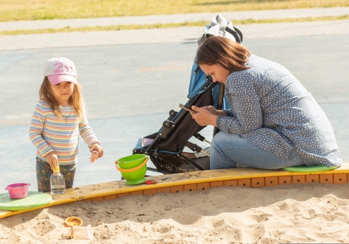 Sprzeczka na placu zabaw zakończyła się kłótnią matek. 