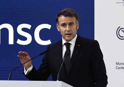 Prezydent Francji mówi o odstraszaniu nuklearnym. 