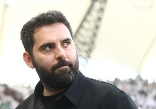 Goncalo Feio wyrzucony na trybuny. 