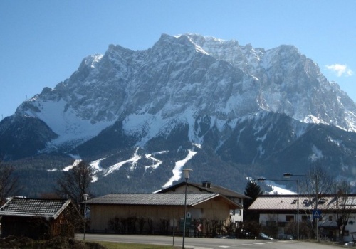 Zugspitze – najwyższa góra Niemiec. Na szczyt można wjechać kolejką