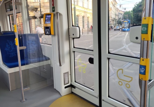 O godzinie 12:00 na ulice Krakowa wyjedzie specjalny tramwaj. Przejazd jest bezpłatny
