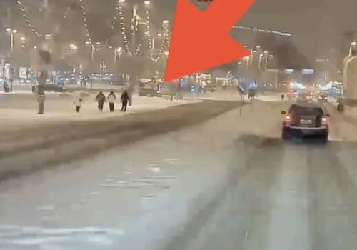 Policjant z Helsinek zawstydza WORD z Radomia. Tak się ustępuje pieszym