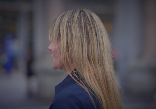 Nie tylko starsze kobiety tego doświadczają. Perimenopauza może zacząć się tuż po 40-tce