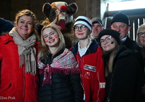 Samborowice żegną karnawał: Tanzbär i słomiane misie na bis!